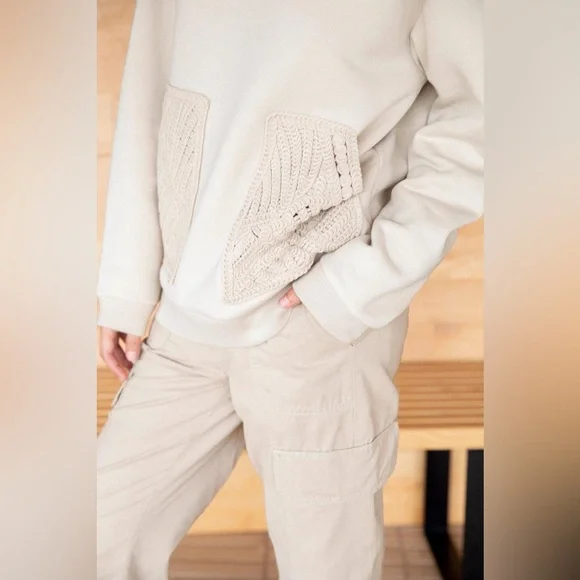 ZARA Women’s Light Beige Round Neck Sweatshirt Tricot Patch Pockets Size Medium - Picture 4 of 15